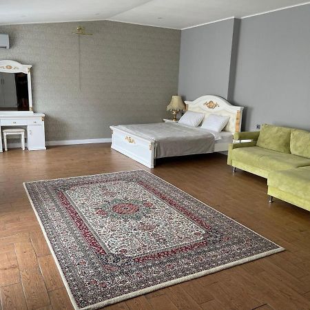 Club City House Klumba Apartamento Odesa Exterior foto