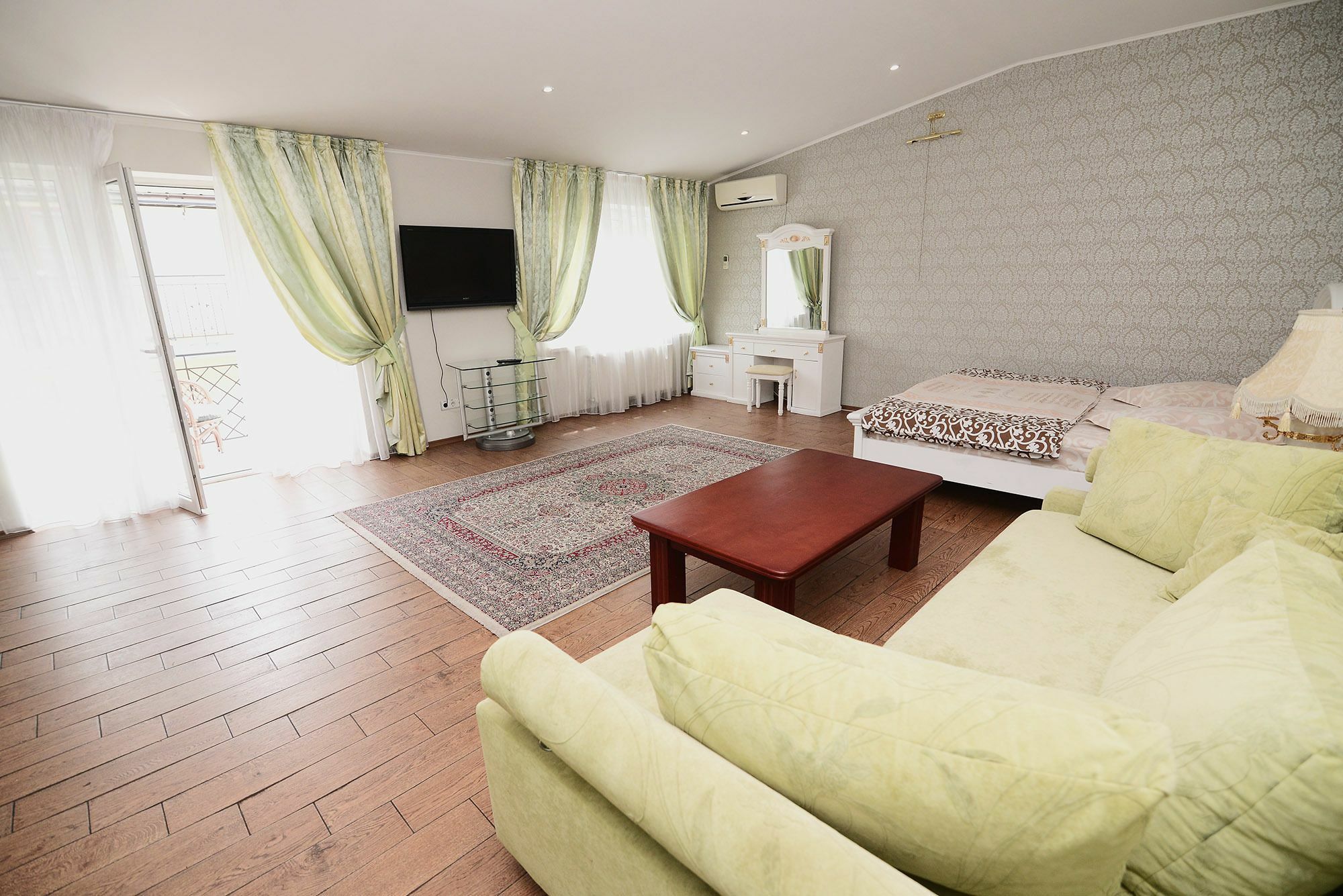 Club City House Klumba Apartamento Odesa Exterior foto